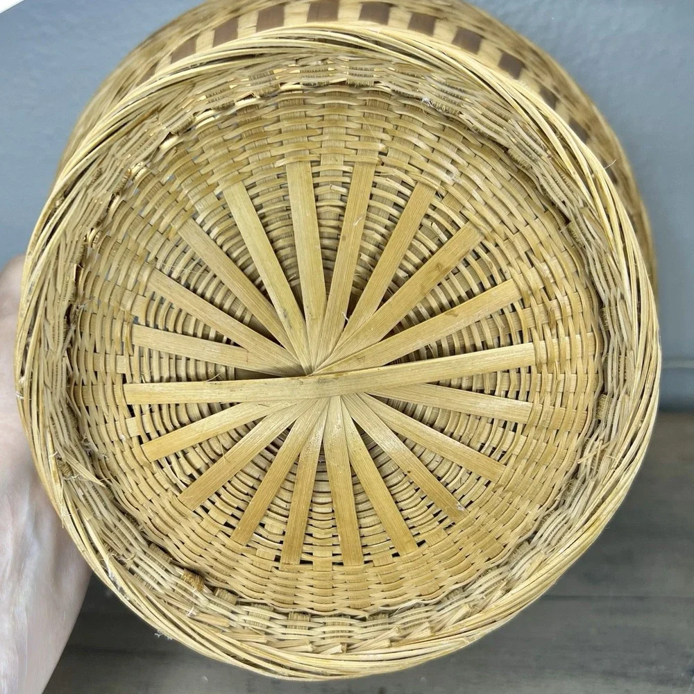 Vintage Handwoven Wicker Basket 5